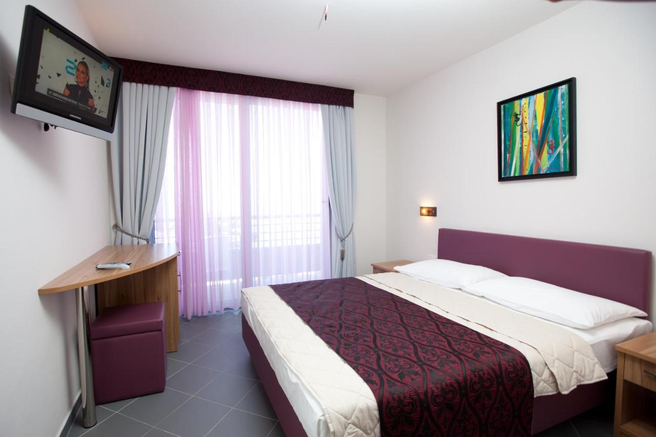Hotel Sirena Podgora Luaran gambar