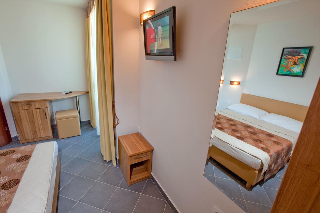 Hotel Sirena Podgora Luaran gambar