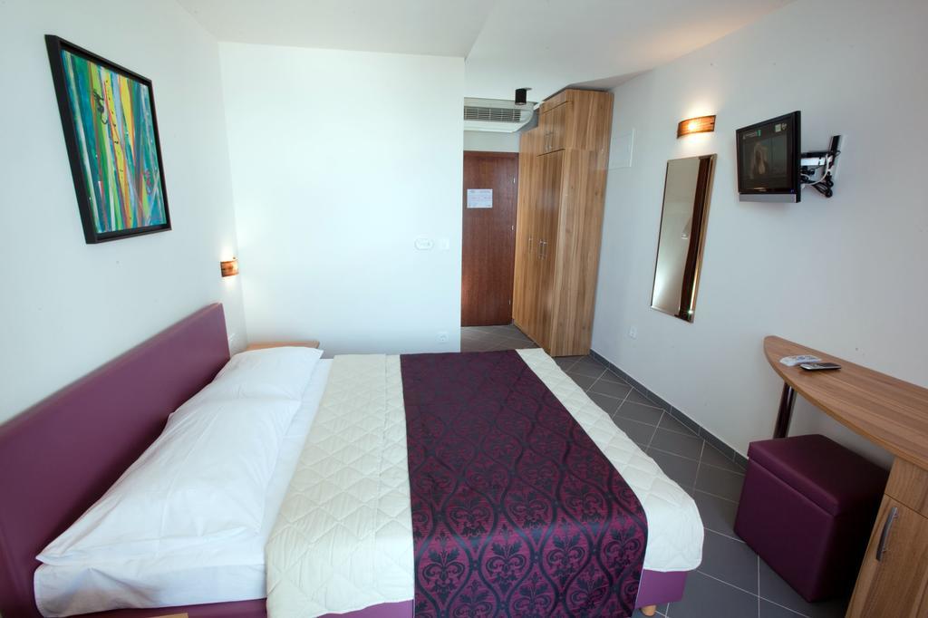 Hotel Sirena Podgora Luaran gambar